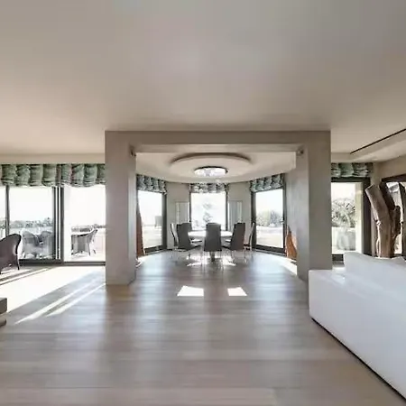 Penthouse Cap 2 Minutes